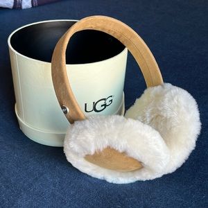 UGG genuine shearling earmuffs EUC